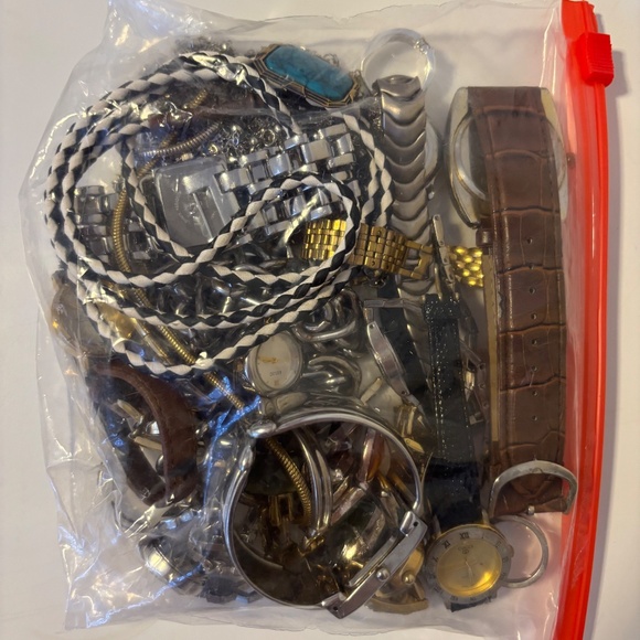 Lot Bundle Bag of Mystery Jewelry 2 Pounds Vintage Designer Assorted Quality - Picture 3 of 9